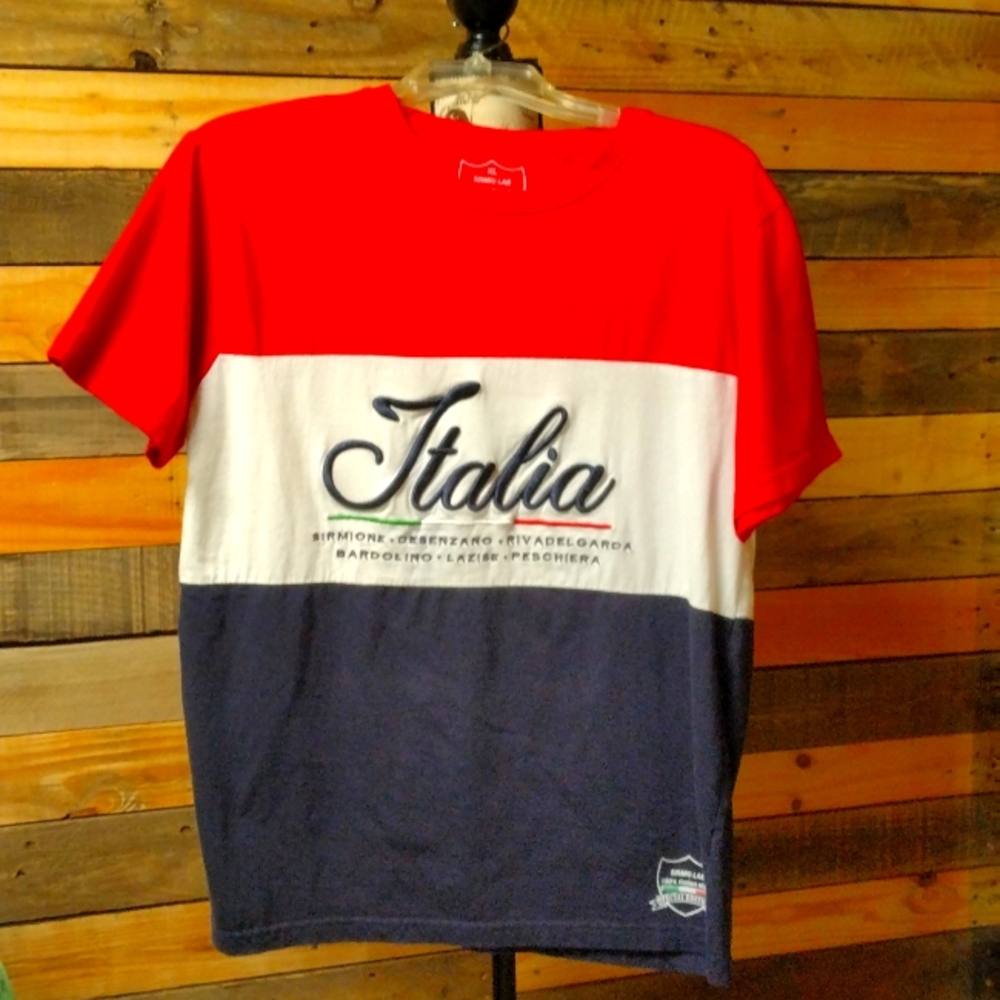 Red ♥️ white and blue 💙 100 % cotton made in Sirmione , Italy unisex tee sz XL